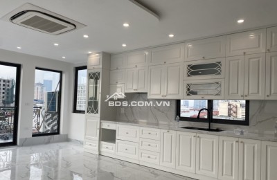 CC cần bán nhà mặt ngõ phố Linh Lang,Ba Đình dt 80 m2 x 7 t 2 mặt thoáng trước nhà ô tô quay đầu giá bán 37,2 tỷ.